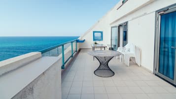 Penthouse familiar, 3 habitaciones, balcón, vista al mar | Terraza o patio