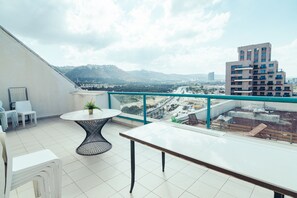 Familien-Penthouse, 3 Schlafzimmer, Balkon, Meerblick | Terrasse/Patio