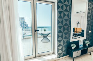 家庭顶层房, 3 间卧室, 阳台, 海景 | 起居区 | 电视