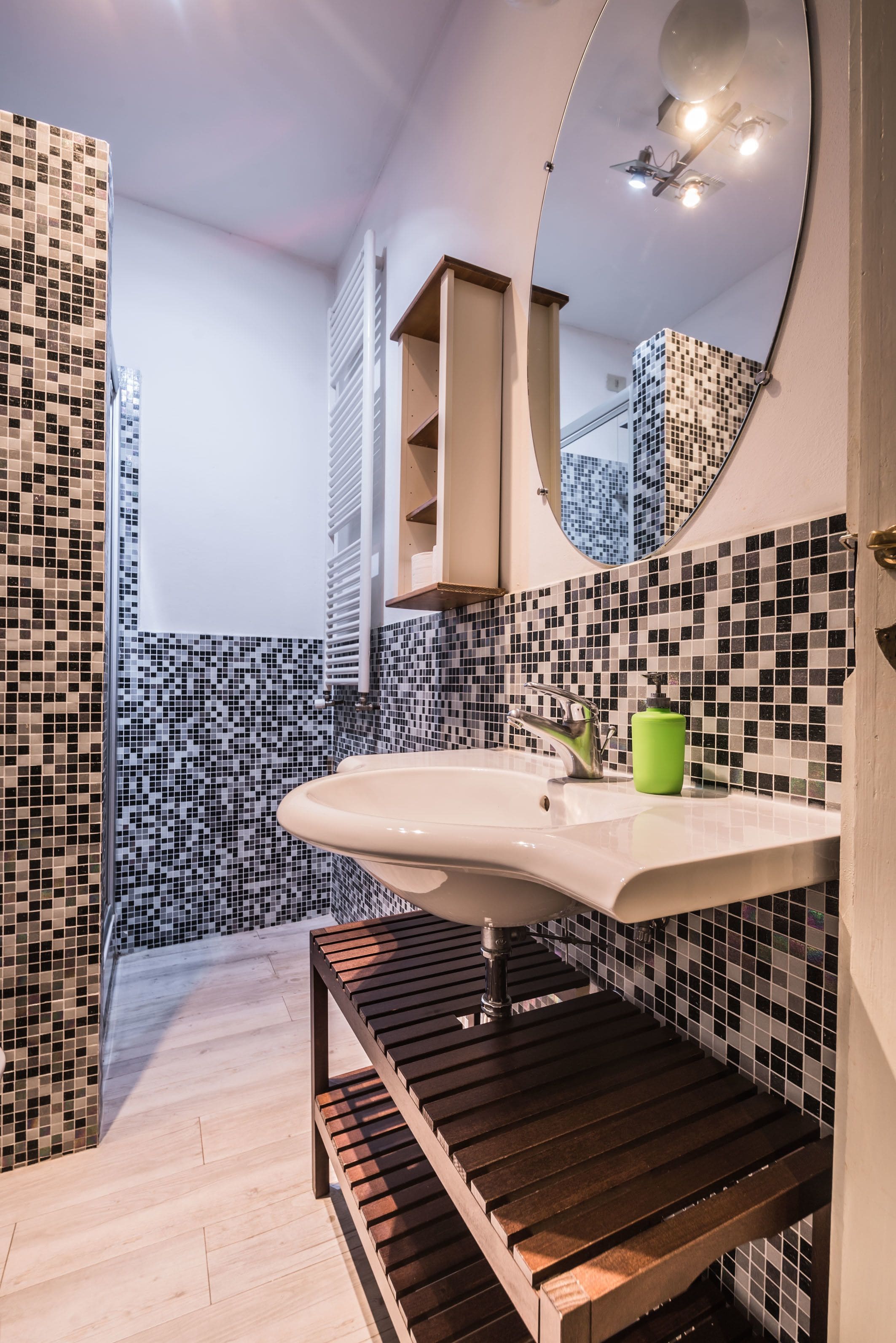 Apartamento, 2 quartos | Banheiro | Chuveiro, toalhas de banho