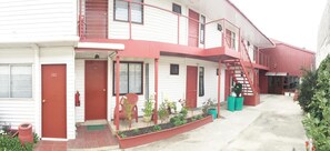 Exterior - Hostal Maipu Street (Punta Arenas)