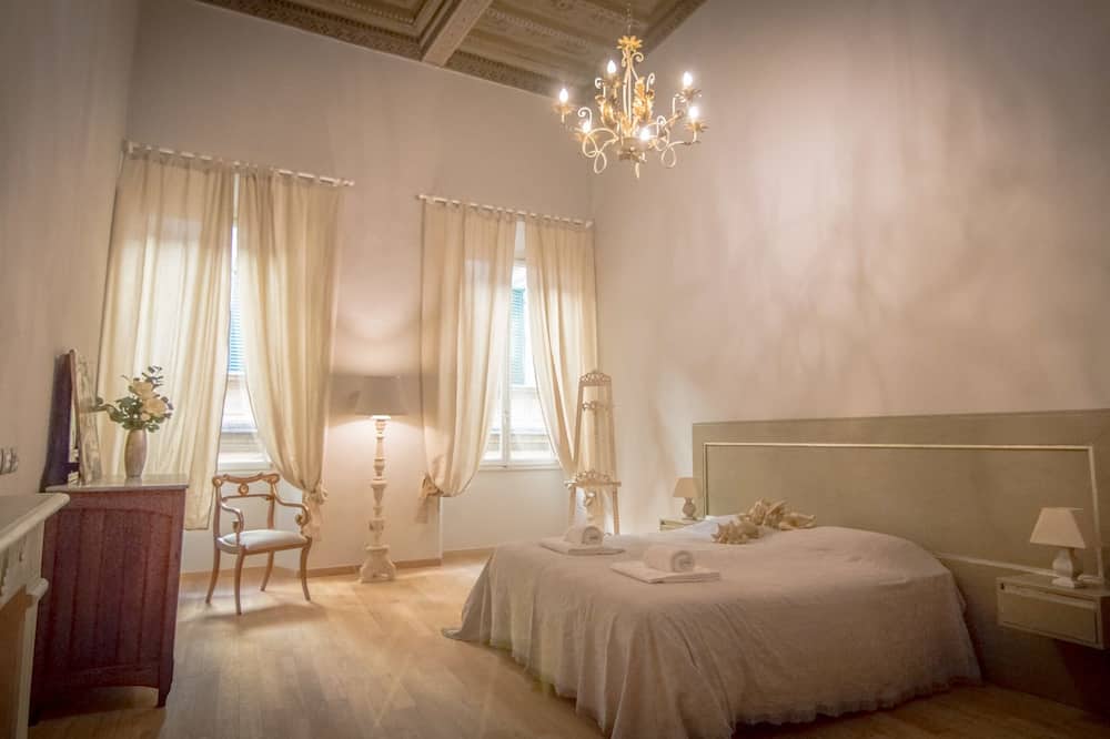Breathtaking 4BD Apt 5min Walk to Duomo