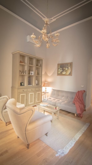 Apartment, 4 Schlafzimmer | Wohnbereich
