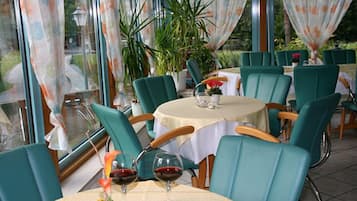 Daily buffet breakfast (EUR 13 per person)