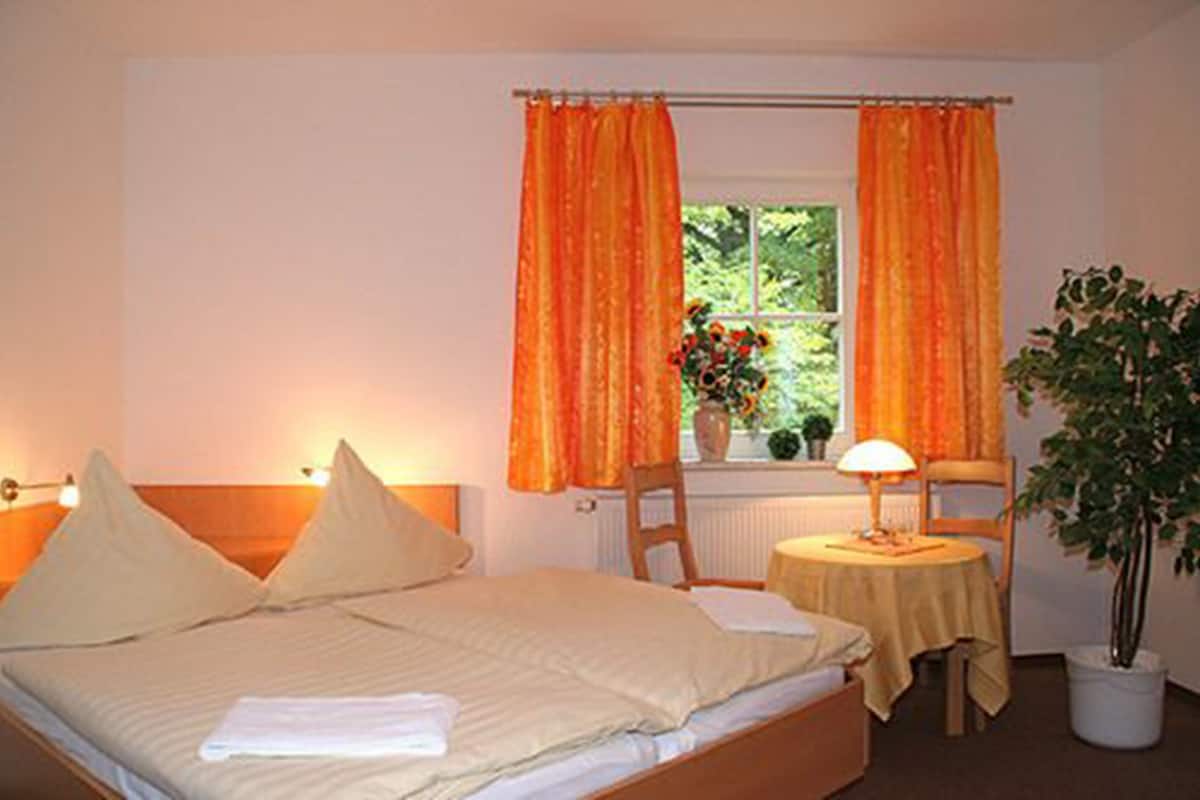 Blackout curtains, soundproofing, free WiFi, bed sheets