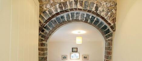 Stuga | Individuell inredning, unika möbler, strykjärn/strykbräda och resesäng