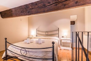 Apartamento, 2 quartos | 2 quartos, Wi-Fi de cortesia, roupa de cama
