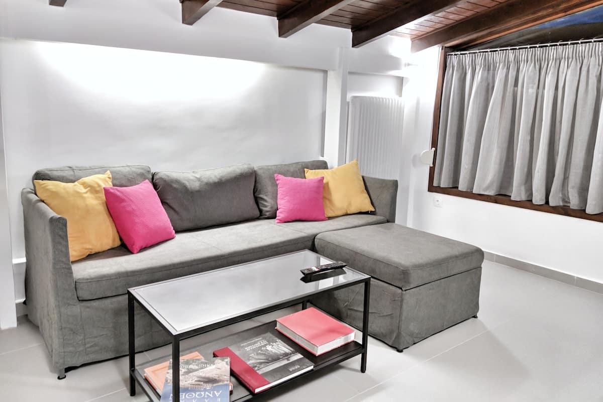 Departamento básico, balcón (D4) | 1 habitación, tabla de planchar con plancha y cunas gratuitas