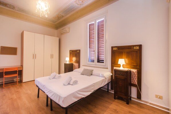 Apartment, 4 Schlafzimmer | 4 Schlafzimmer, kostenloses WLAN, Bettwäsche