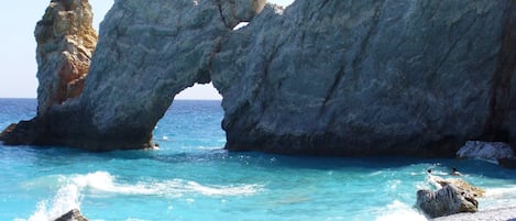 在海灘附近、4 間海灘酒吧