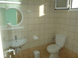 In-room safe, desk, laptop workspace, soundproofing