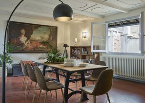 Appartement, 3 chambres | Aire de séjour