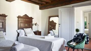 Apartment, 3 Bedrooms | 1 bedroom, desk, free WiFi, bed sheets