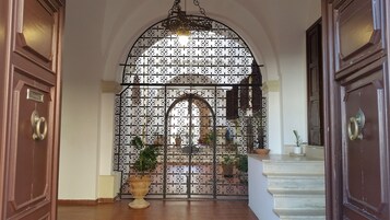 Entrada al alojamiento
