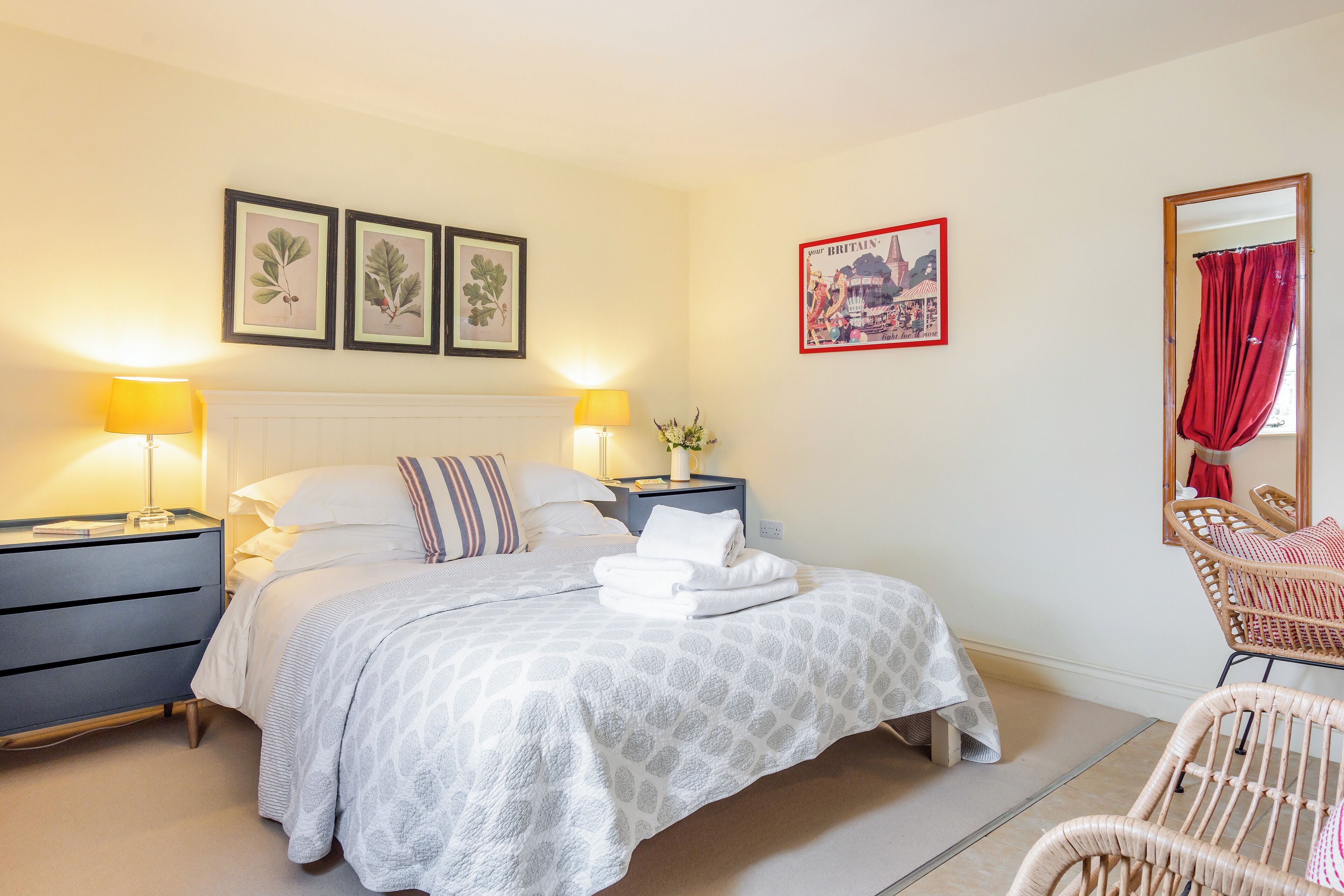 Classic Room | 1 bedroom, desk, free WiFi, bed sheets