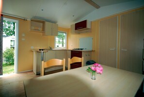 Mobile Home, 2 Bedrooms