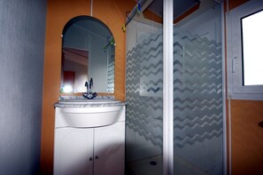 Bathroom - Camping La Clé des Champs (Arces)