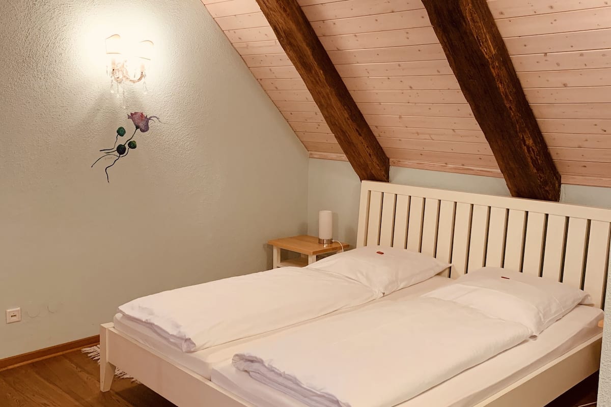 double room | free wifi, bed sheets