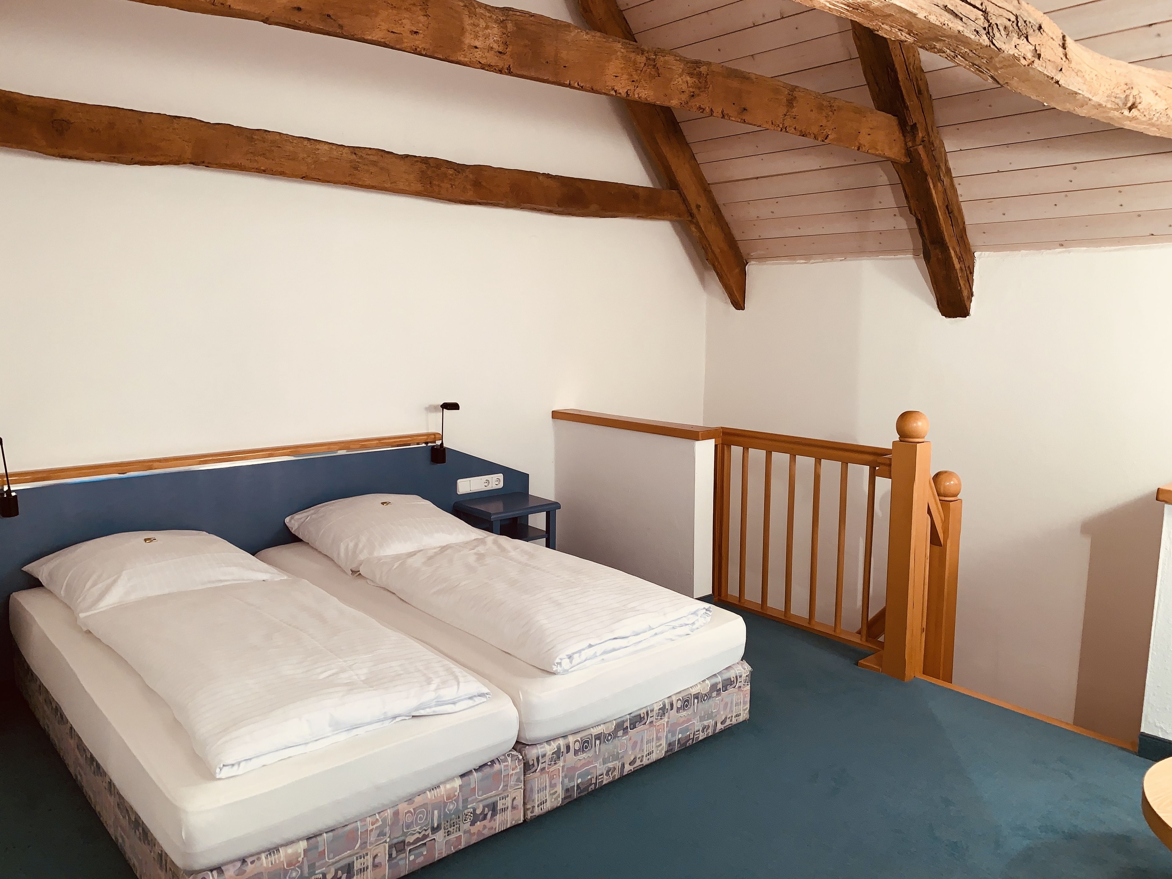 double room | free wifi, bed sheets