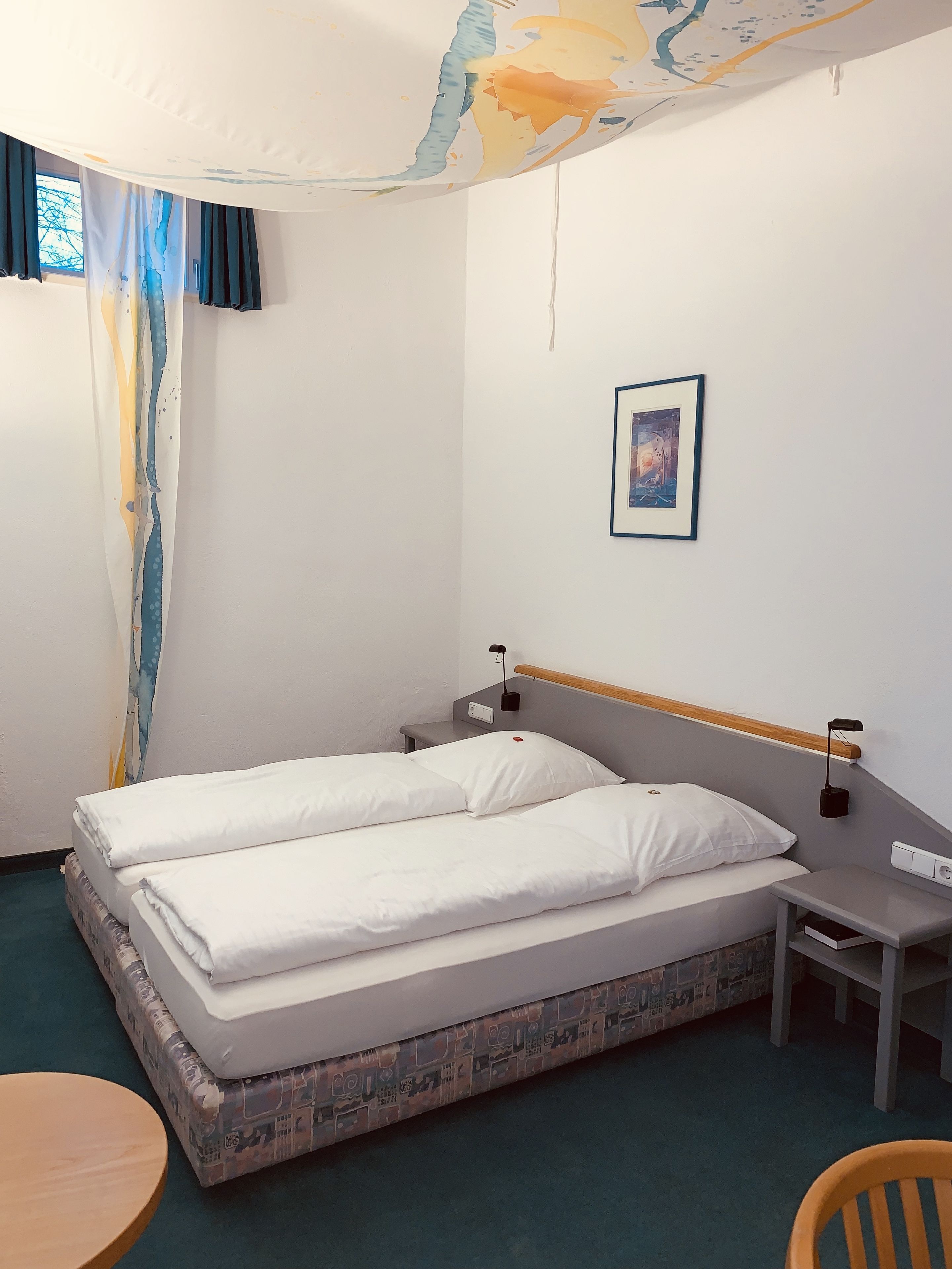 double room | free wifi, bed sheets