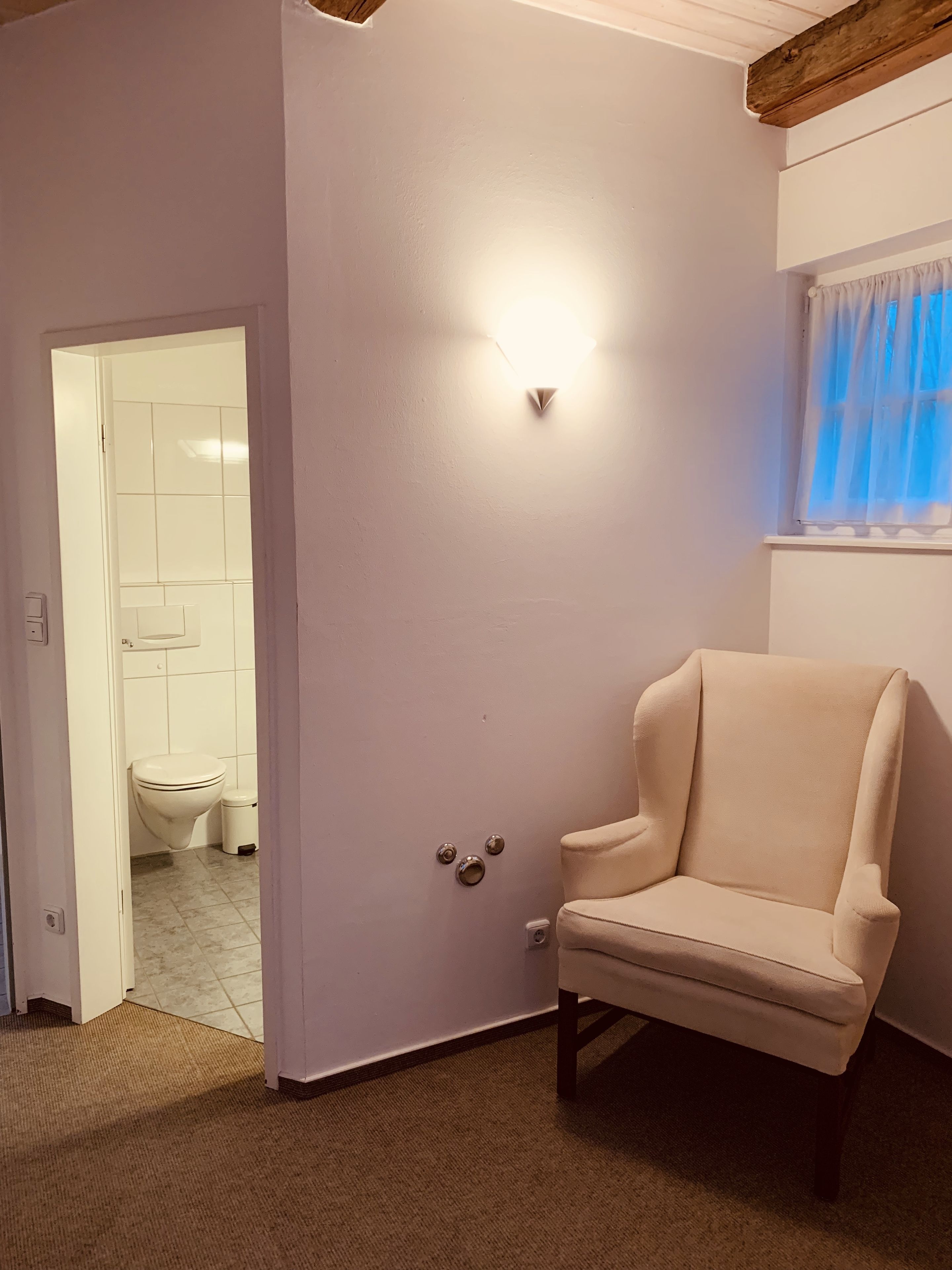 single room | free wifi, bed sheets