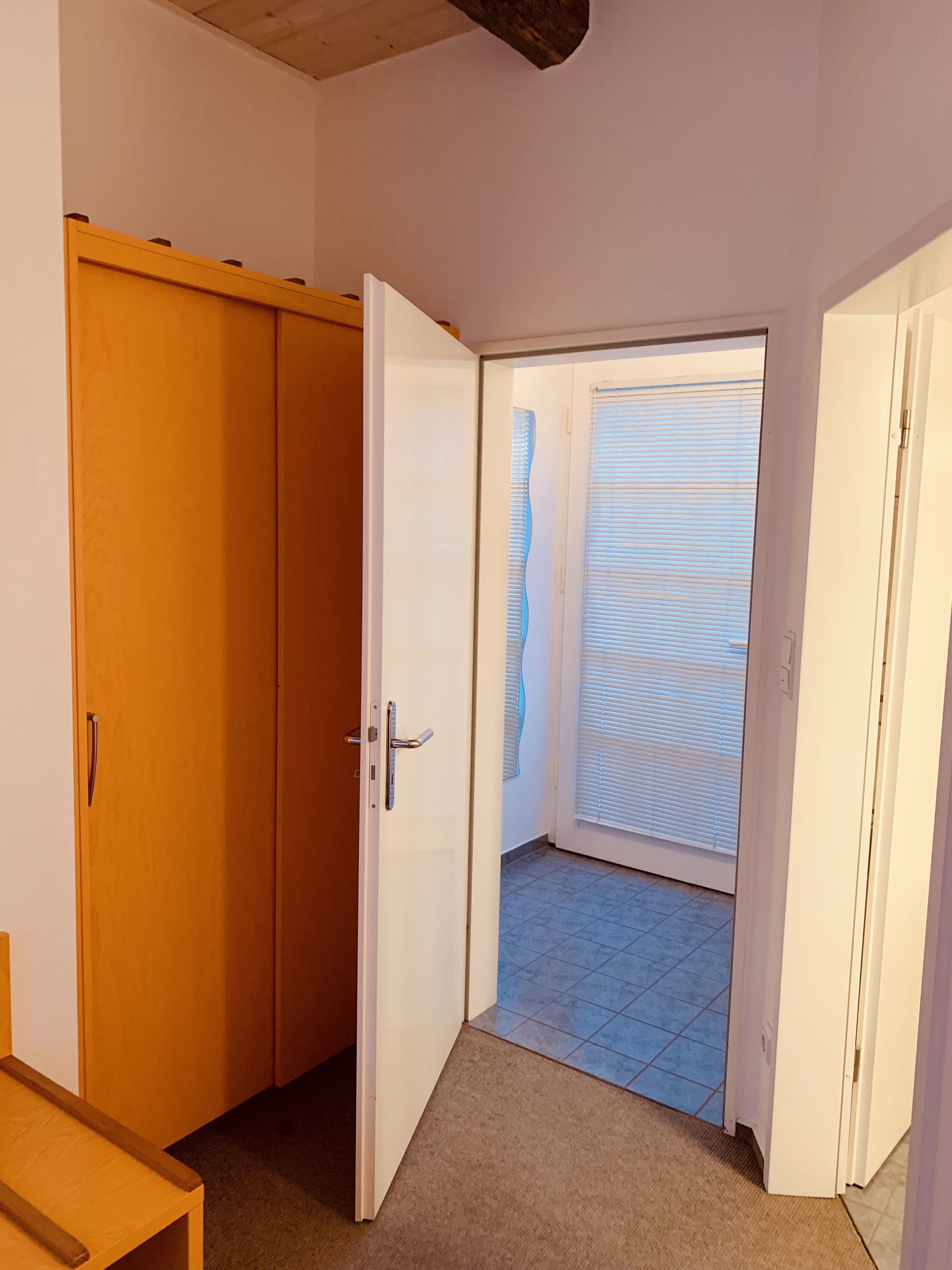 single room | free wifi, bed sheets