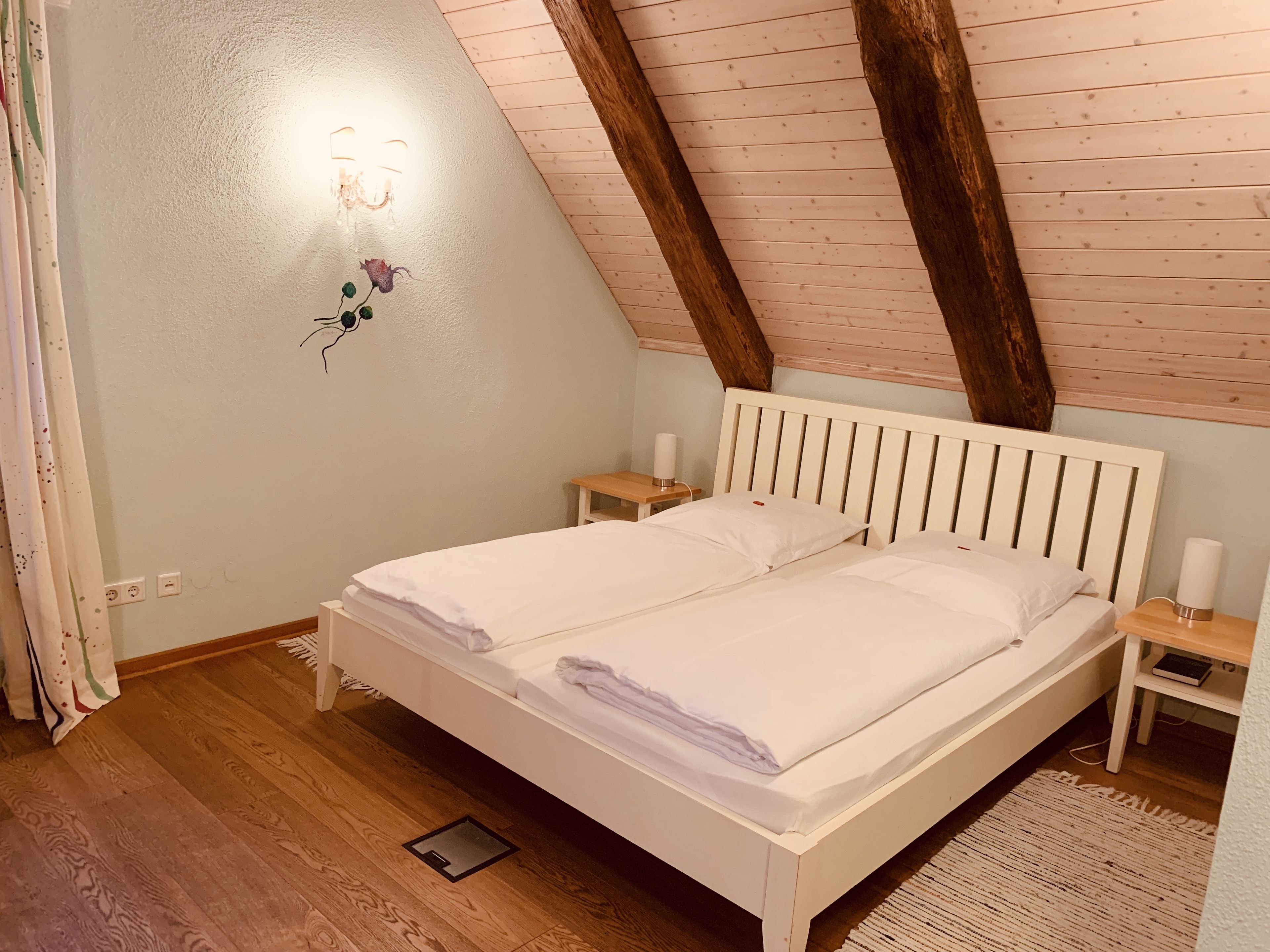 double room | free wifi, bed sheets