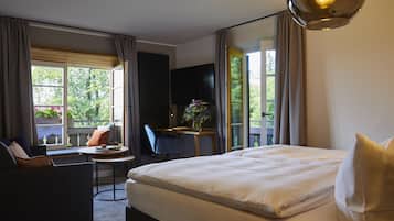 Comfort Double Room | Down comforters, minibar, desk, blackout drapes