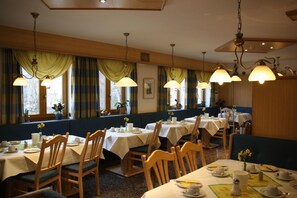 Restaurant - Hotel Garni Jagermo (Grasbrunn)