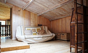 Double or Twin Room (Chambre Châtaignier) | Living area | Flat-screen TV