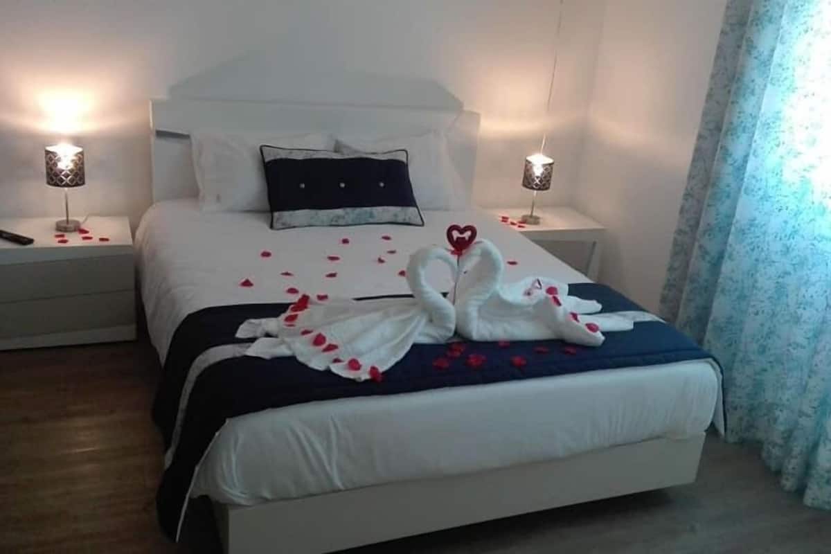 Standard Double Room | Free WiFi, bed sheets
