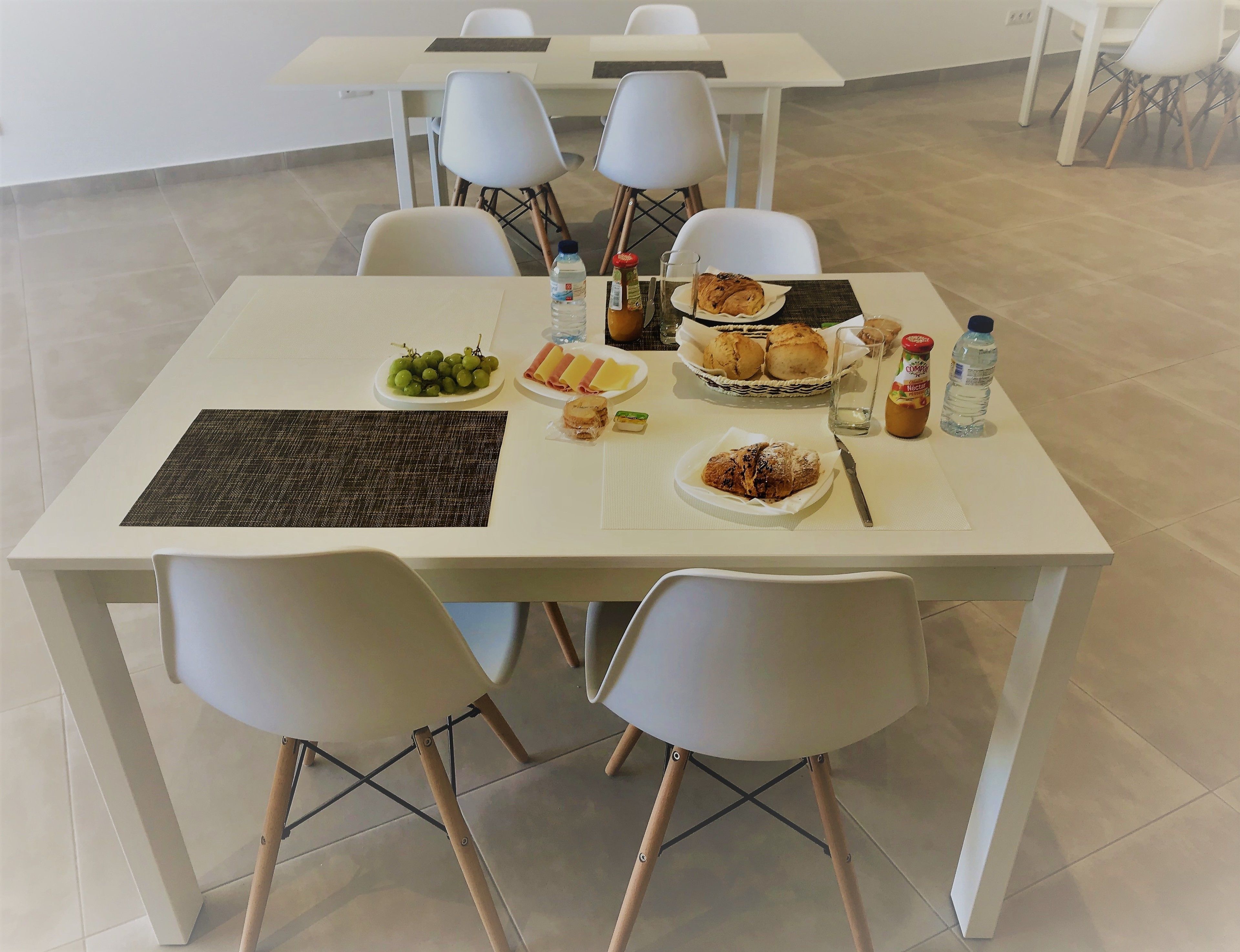 Café da manhã continental grátis todos os dias