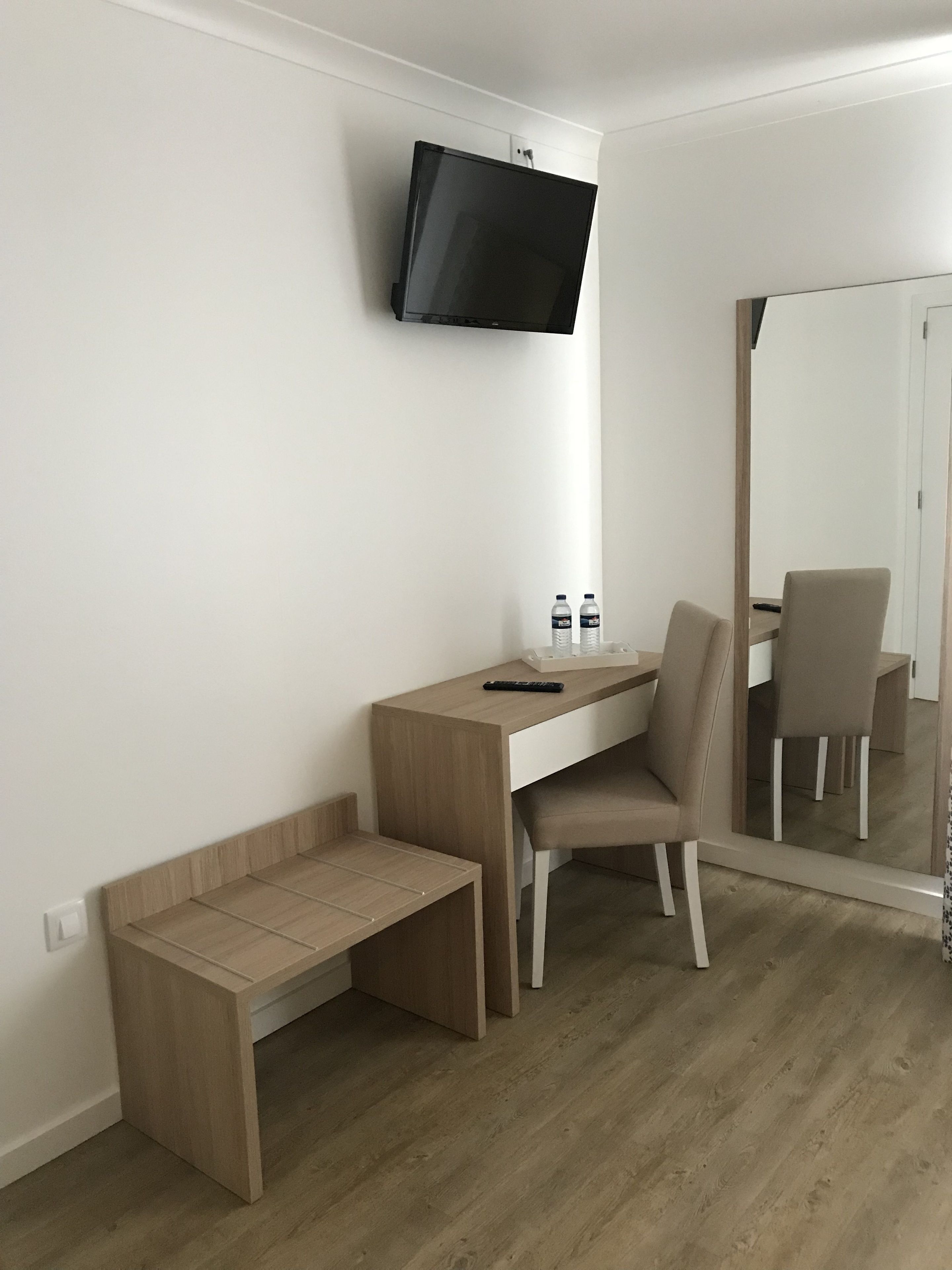 Quarto duplo superior | Área de estar | TV de tela plana