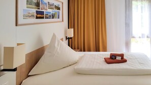 Chambre Double ou avec lits jumeaux | Bureau, lits pliants/supplémentaires, Wi-Fi gratuit, draps fournis