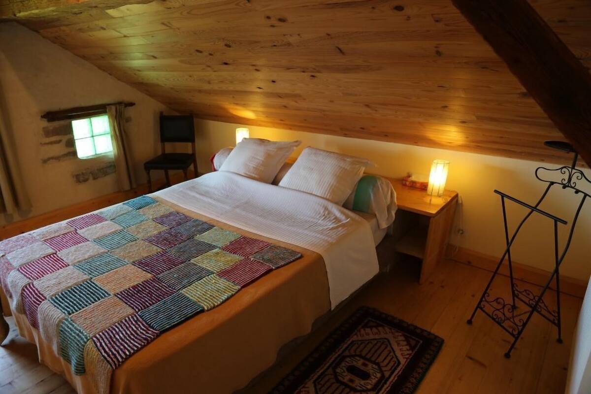 Family Room (Jaune) | Free WiFi