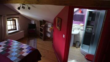 Double Room (Rouge) | Bathroom