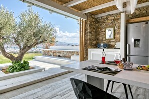 Fridge, oven, stovetop, dishwasher - On The Rocks Antiparos (Antiparos)