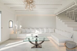 Lobby sitting area - On The Rocks Antiparos (Antiparos)