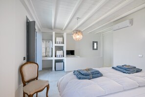 Superior Villa, 2 Bedrooms, Sea View | Beach/ocean view - On The Rocks Antiparos (Antiparos)