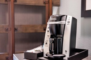 Coffee and/or coffee maker - Hotel Indigo (Frisco)