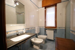 Apartment, 1 Schlafzimmer, Terrasse | Badezimmer