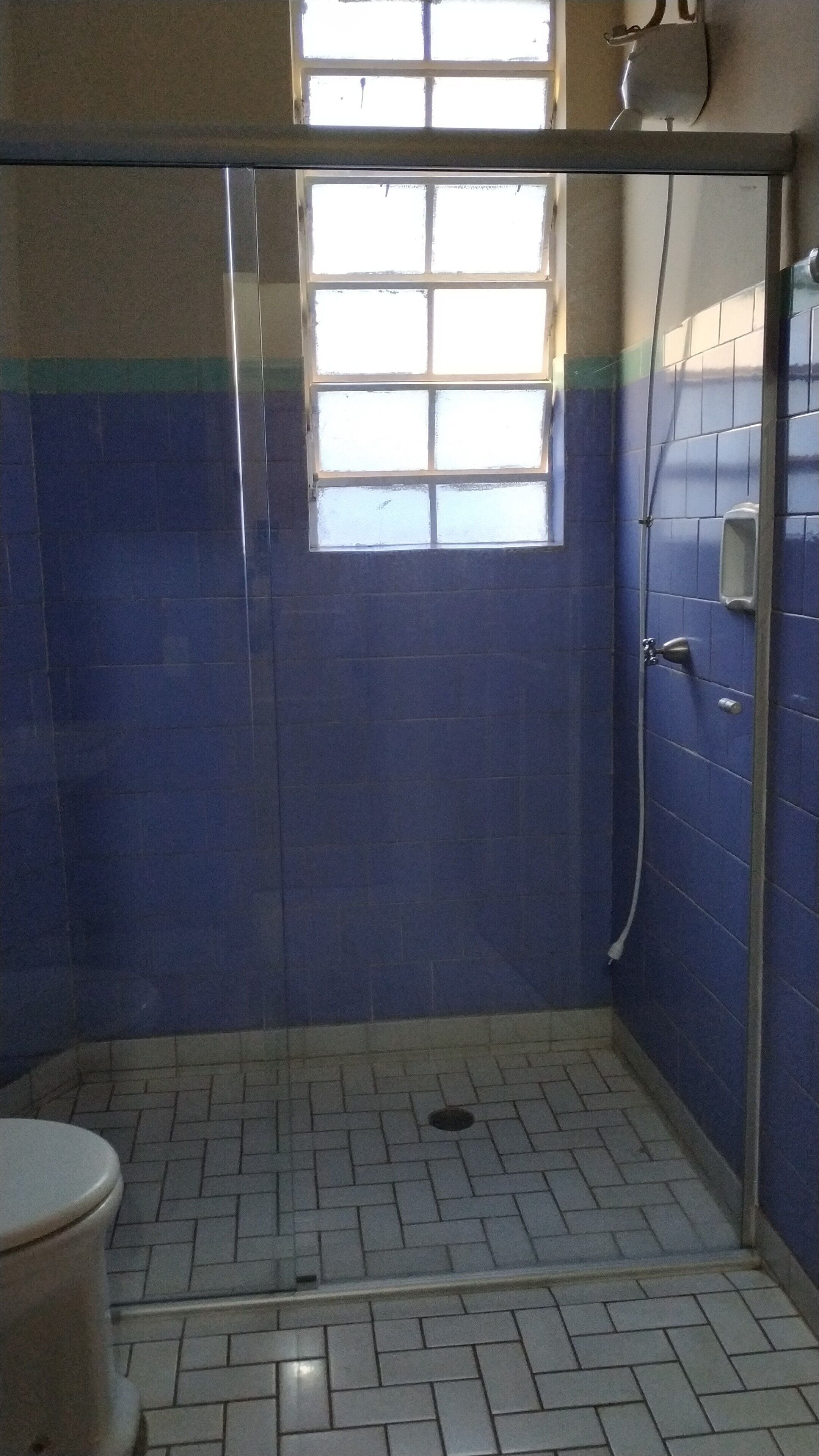 triple room | bathroom shower