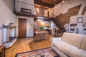 Apartment, 1 Schlafzimmer | Wohnzimmer | Fernseher