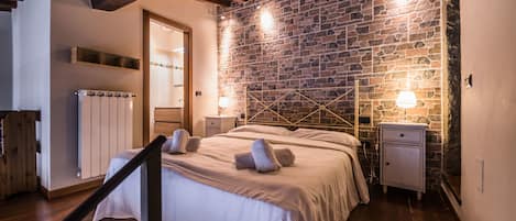 1 bedroom, free cots/infant beds, free WiFi, bed sheets