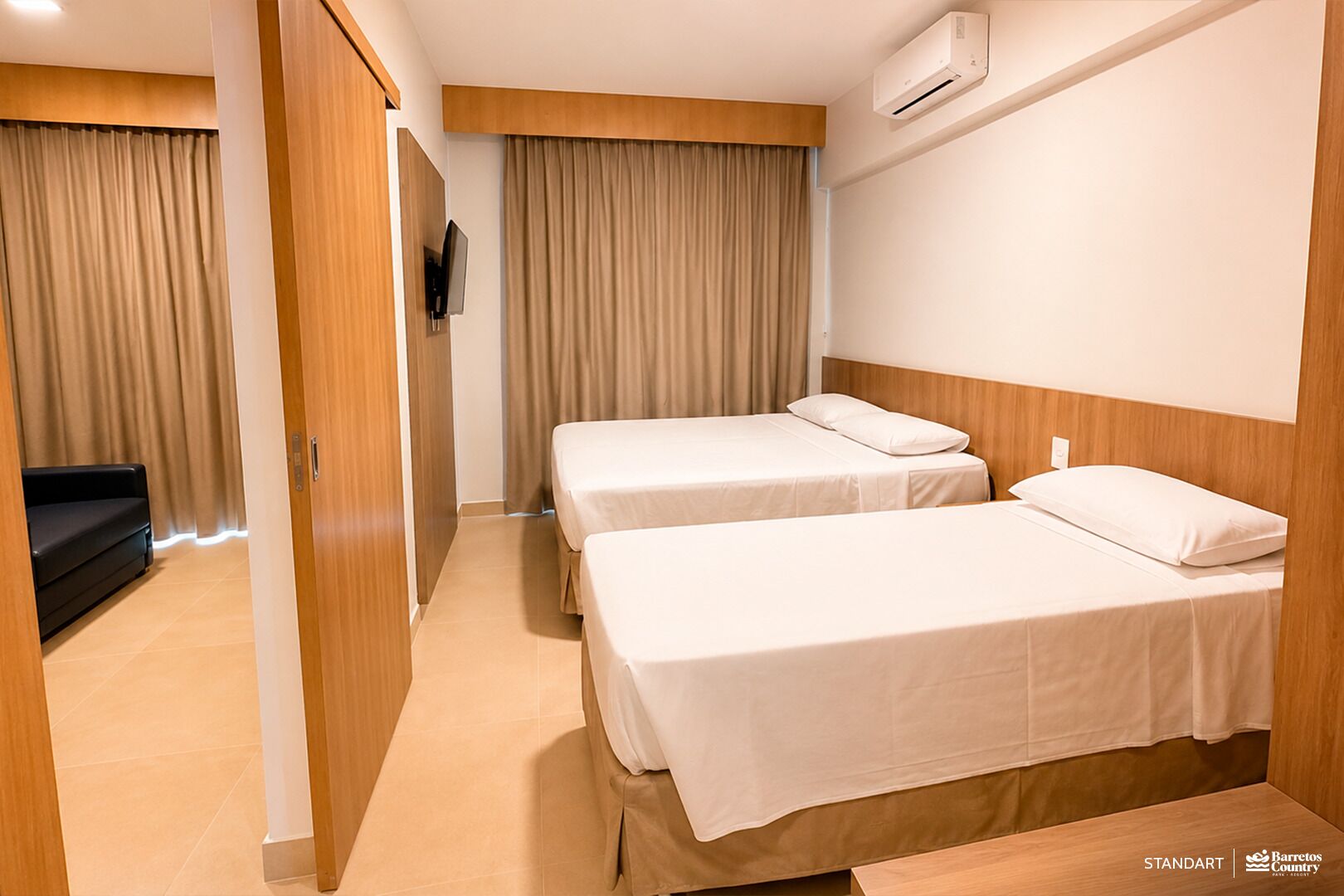 Suite Standard | Minibar, coffre-fort, rideaux d’obscurcissement