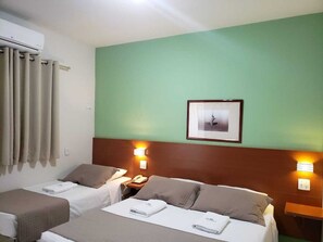 Triplo Luxo | 1 bedroom, minibar, desk, blackout drapes