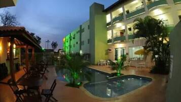 Outdoor pool, pool loungers