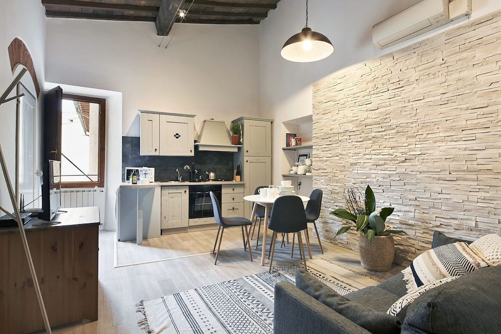 A Few Steps to The Duomo Beautiful 2BD Apt