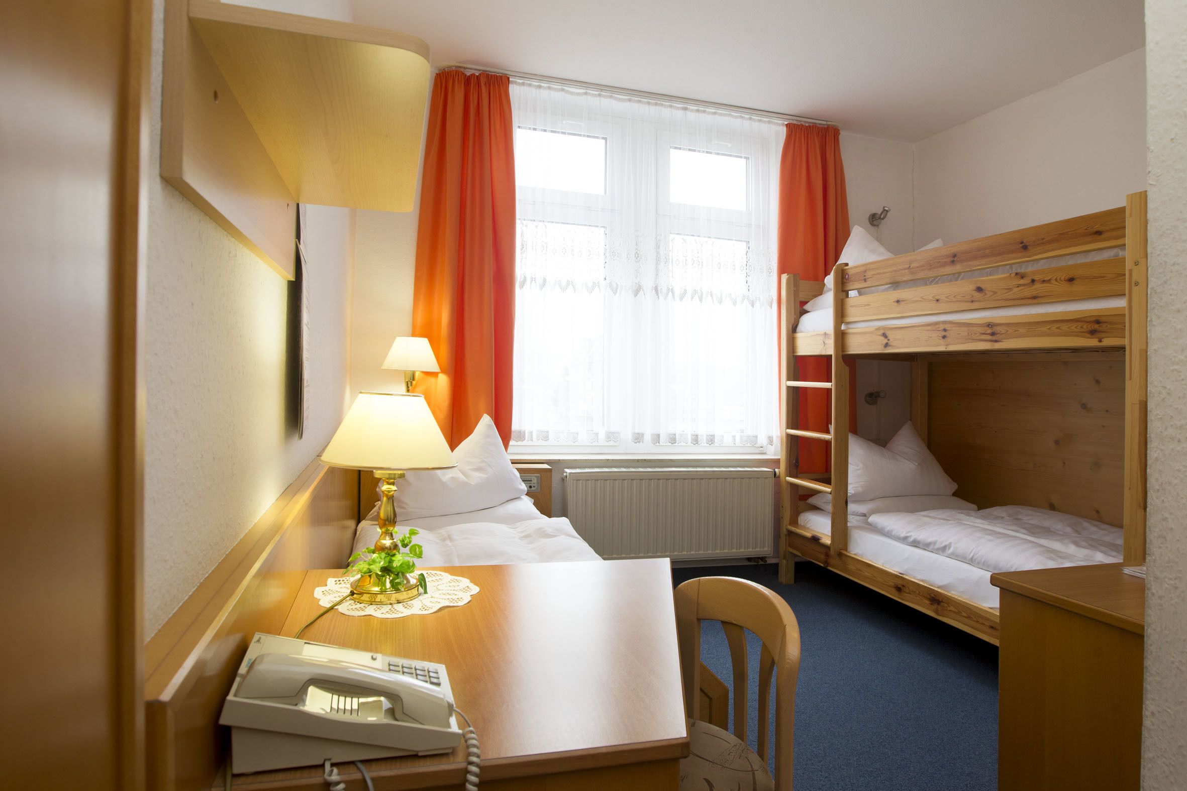 standard triple room | 1 bedroom, desk, blackout curtains, soundproofing