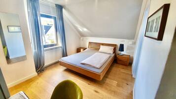 Individually decorated, individually furnished, desk